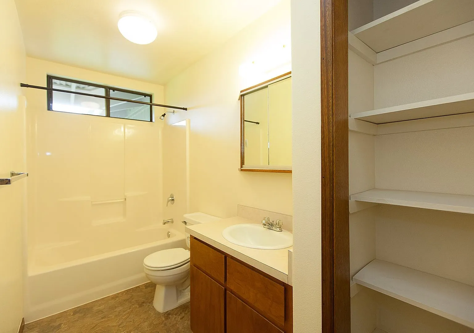 Lovely 3bd 2.5ba Home In Kurtistown — Photo 1
