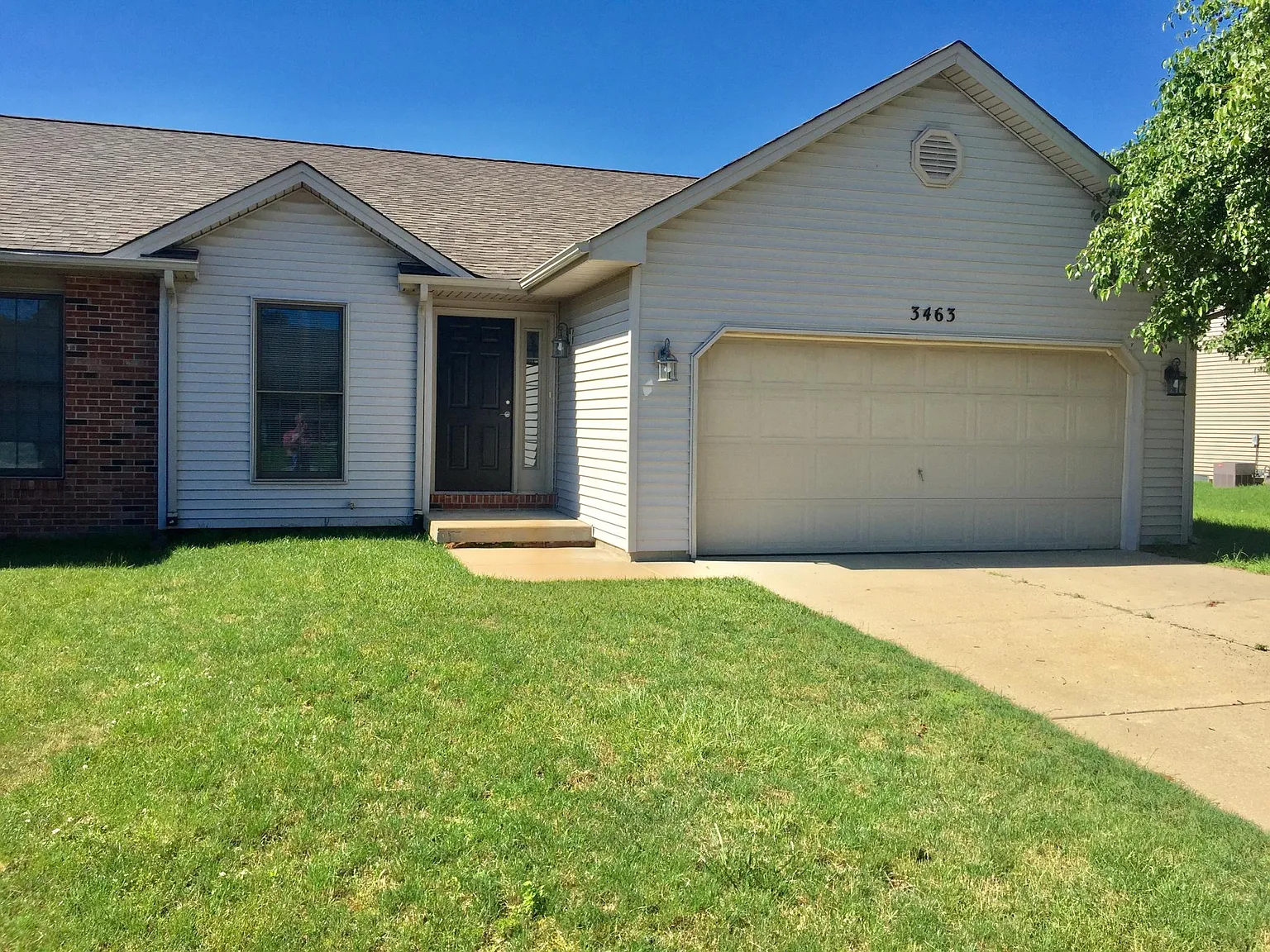 2 bed, 1100 sqft, $1,500 — Photo 1