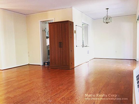 5th image of 215 Saint Paul St #204