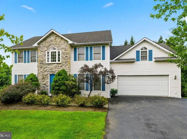9 Sycamore Dr, Reading, PA 19606