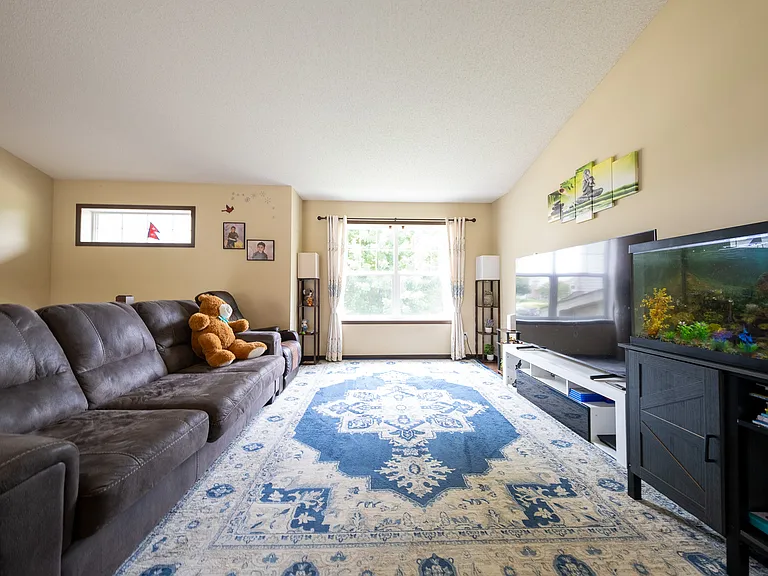 1635 Breton St — Photo 11