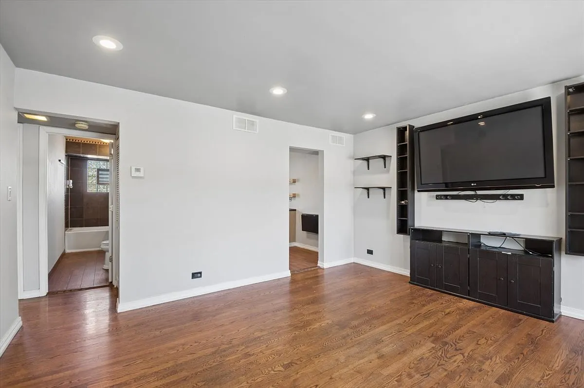 Building Photo - 4847 N Harlem Ave #2