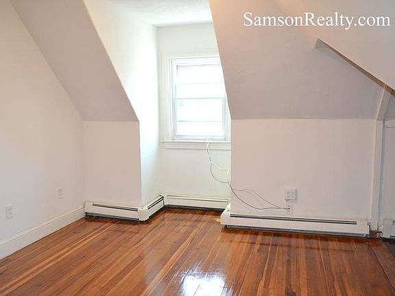5th image of 349 Thayer St Floor 3