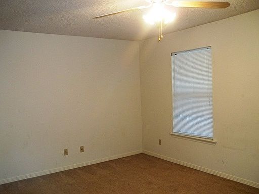 3rd image of 172 Stearns St