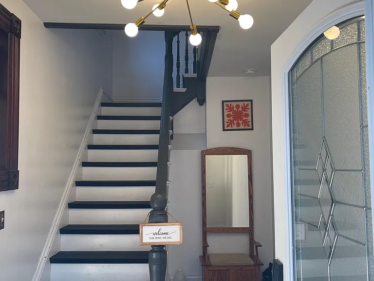 49 Warren St #B — Photo 2