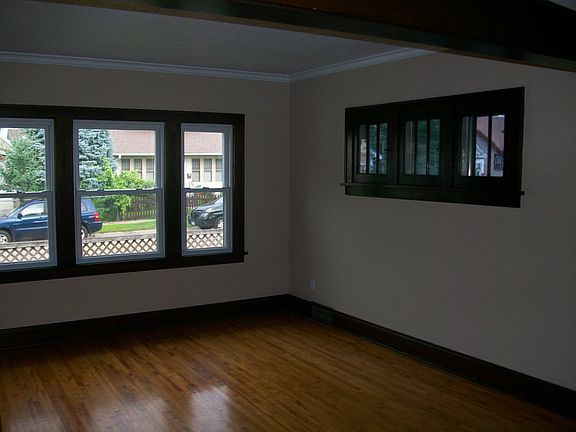 5th image of 3919 Emerson Ave N