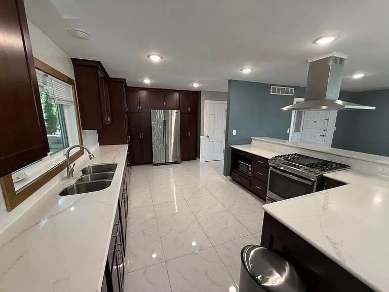 2500 Bluff Blvd — Photo 32