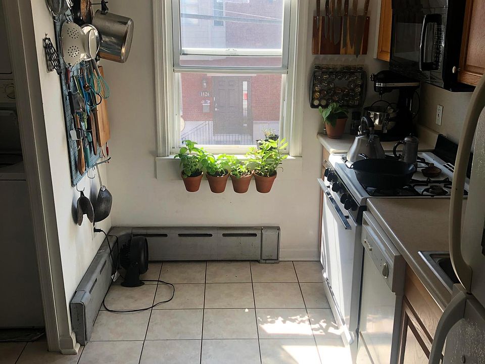 1st image of 1823 1/2 S 10th St