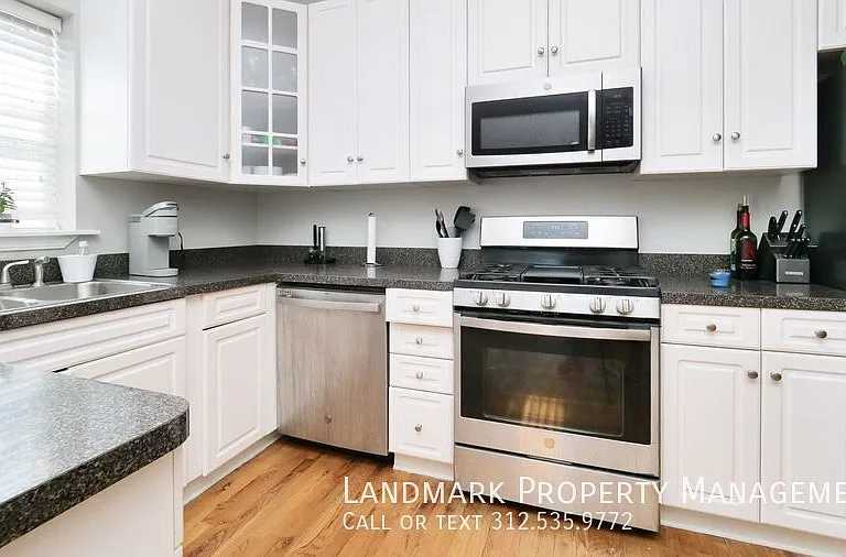 4537 S King Dr #3 — Photo 6