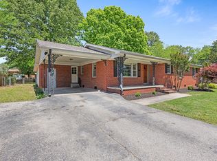 69 Ridgeview Dr, Jackson, TN 38301