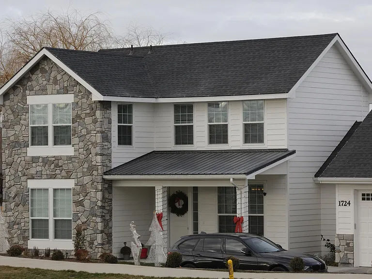 1724 W Iowa Ave — Photo 2