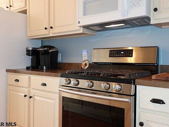 4th image of 658 Oakwood Ave APT A