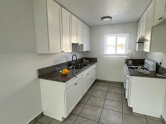 5th image of 7817 Ventura Canyon Ave #4