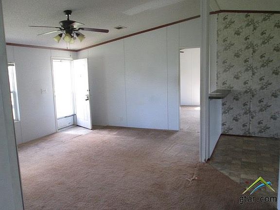 4th image of 490 Balmorea Dr