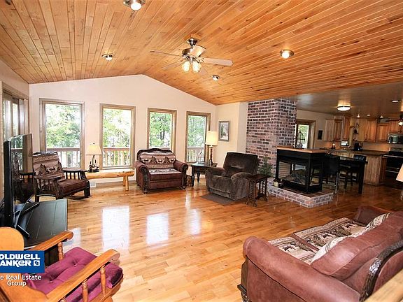 Vaulted tongue and groove ceiling