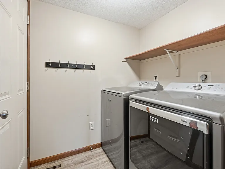 3632 Astoria Way — Photo 21