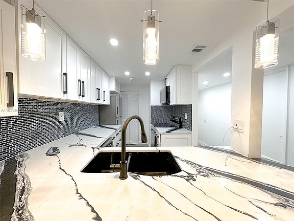 4th image of 1717 N Bayshore Dr #A-3039