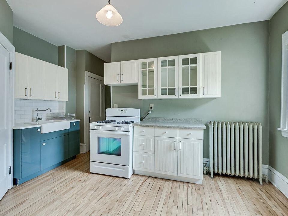 1st image of 187 James Ave N APT 2