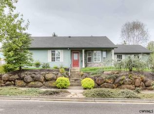 1502 Crestview Dr, Silverton, OR