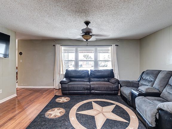 4th image of 4818 46th St