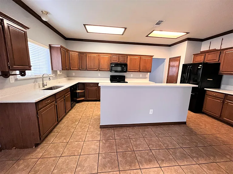 738 Ridgemont Dr — Photo 13