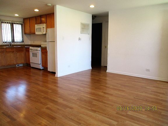 5th image of 8813 S Komensky Ave