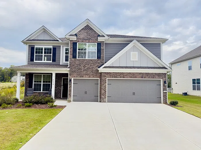 7114 N Bridge Dr