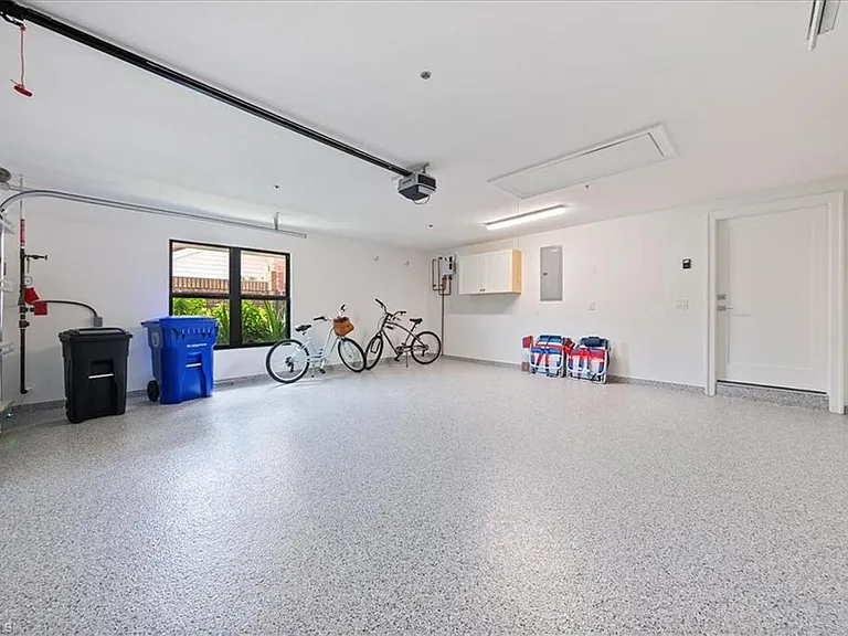 569 Park Shore Dr #G5 — Photo 22