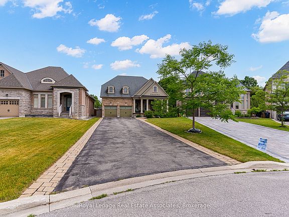 3rd image of 20 Cannington Cres