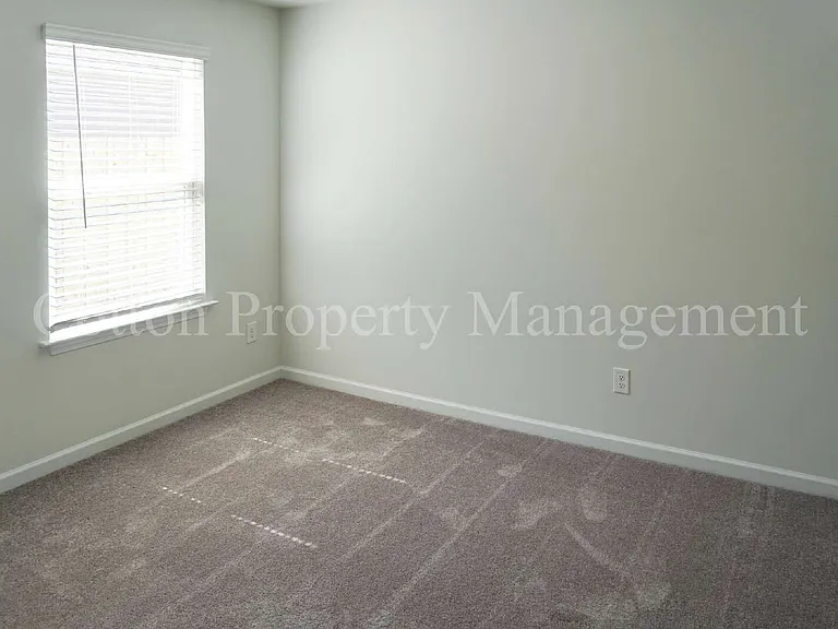 602 Draymore Dr NE — Photo 20