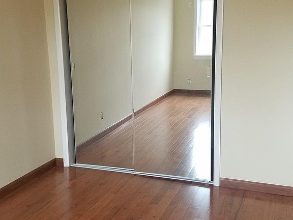 4th image of 2739 Batchelder St #2