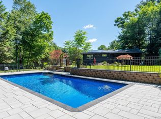 27 Lakeview Avenue W, Cortlandt Manor, NY 10567
