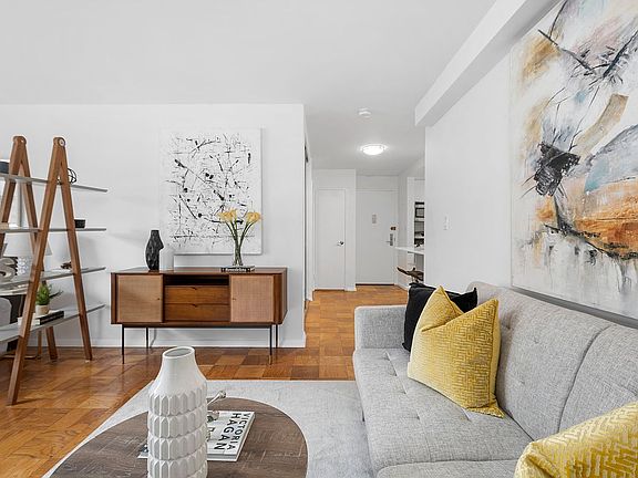 4th image of 130 E 18th St APT 14P