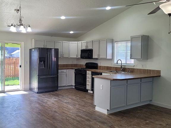 5th image of 6103 Maryhill Ln