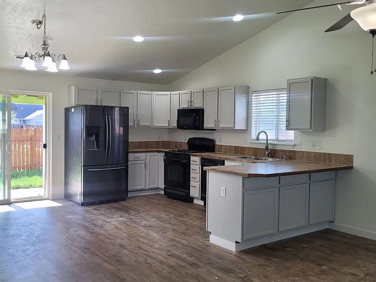 6103 Maryhill Ln — Photo 5