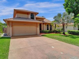 2565 Kerry Dr, Cooper City, FL 33026