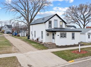 105 E McQuestion St, Ghent, MN 56239