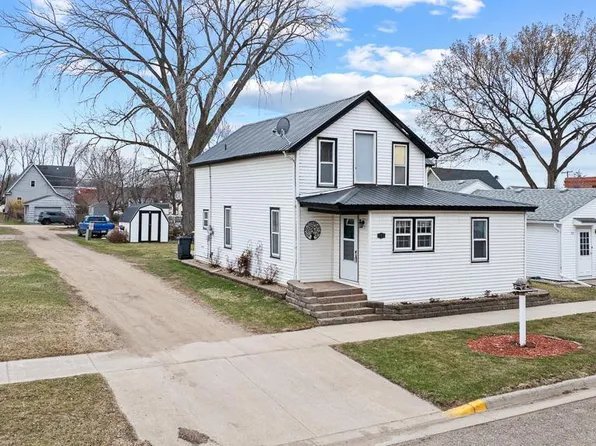 105 E McQuestion St, Ghent, MN 56239