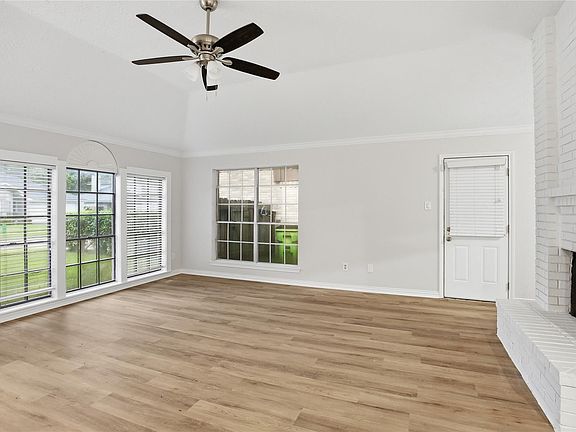 4th image of 2028 Sandy Knoll Dr