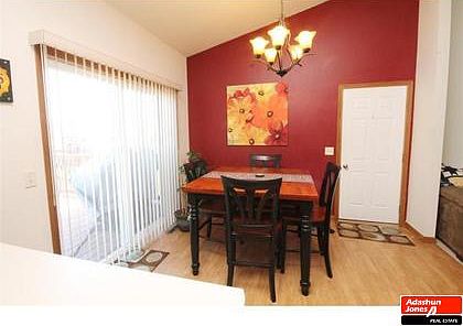 5th image of 451 Crowfoot Ave