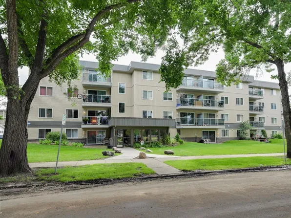 11019 107th St NW #402, Edmonton, AB T5H 2Z6
