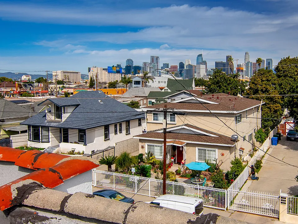 27th Street Studios and One Bedrooms