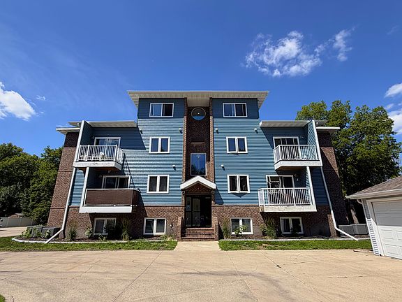 2nd image of 605 11th St S APT 03
