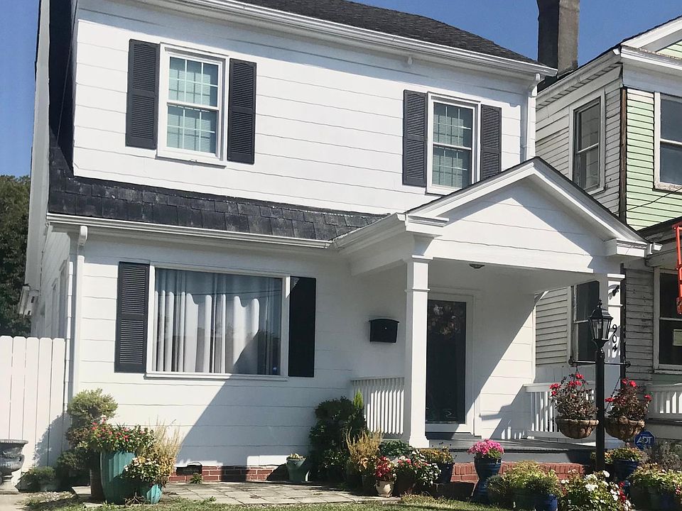 1st image of 904 Ann St