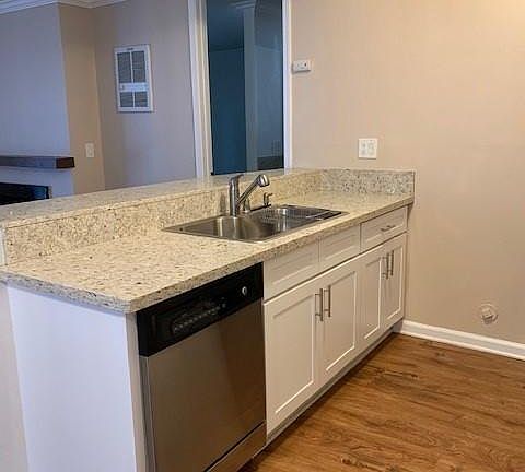 5th image of 399 W Bay St APT B104