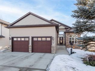15 NE Volk Pl, Red Deer, AB T4R 0E1