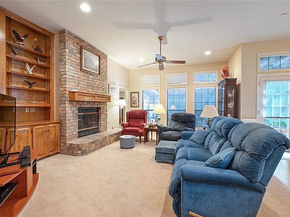 2nd image of 2809 Arroyo Ct N