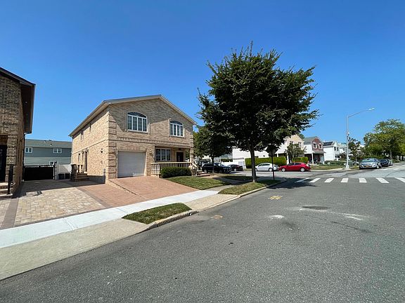 2nd image of 715 Laconia Ave