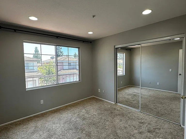 1455 Holcomb — Photo 13