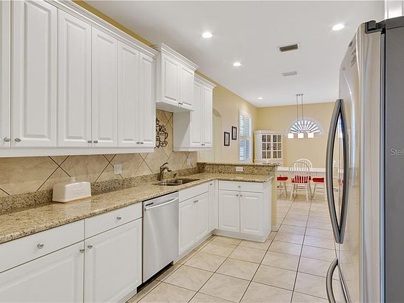 4th image of 2395 Pan American Blvd